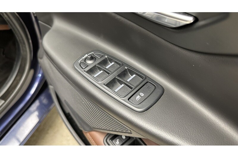 Used Jaguar XE for sale - 77821944: Photo 32