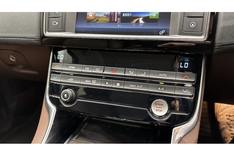 Used Jaguar XE for sale - 77821944: Photo 47