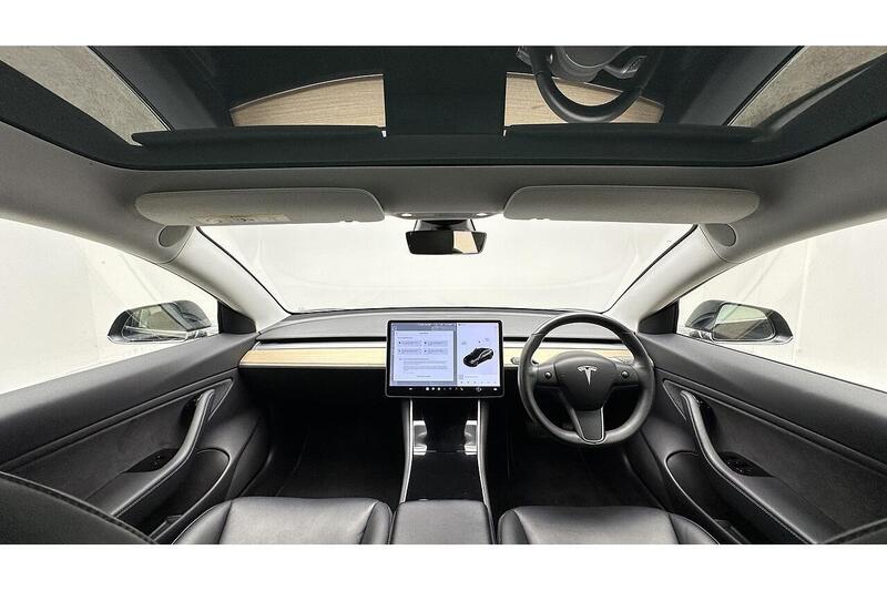 Used Tesla Model 3 2019 for sale - 76784602: Photo 2