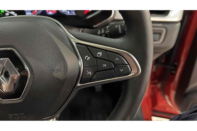 Used Renault Captur 2021 for sale - 76784308: Photo 30