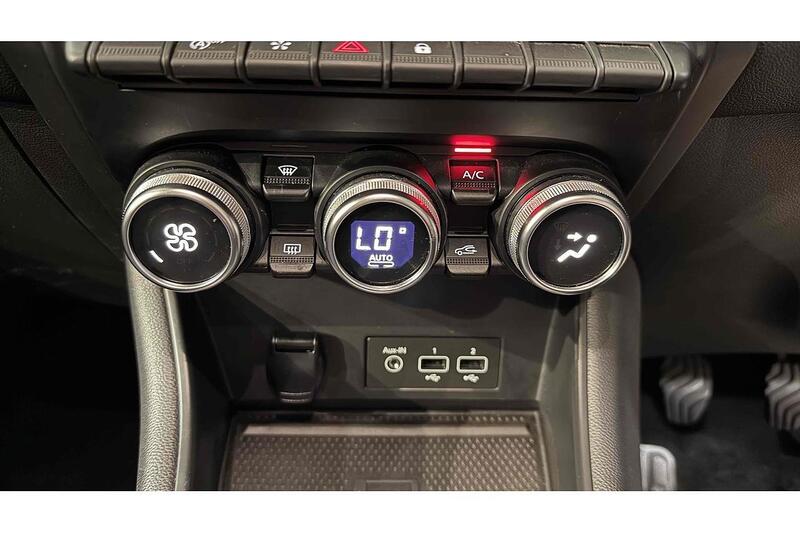 Used Renault Captur 2021 for sale - 76784308: Photo 32