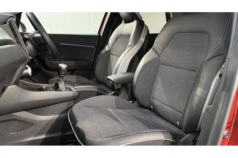 Used Renault Captur 2021 for sale - 76784308: Photo 46