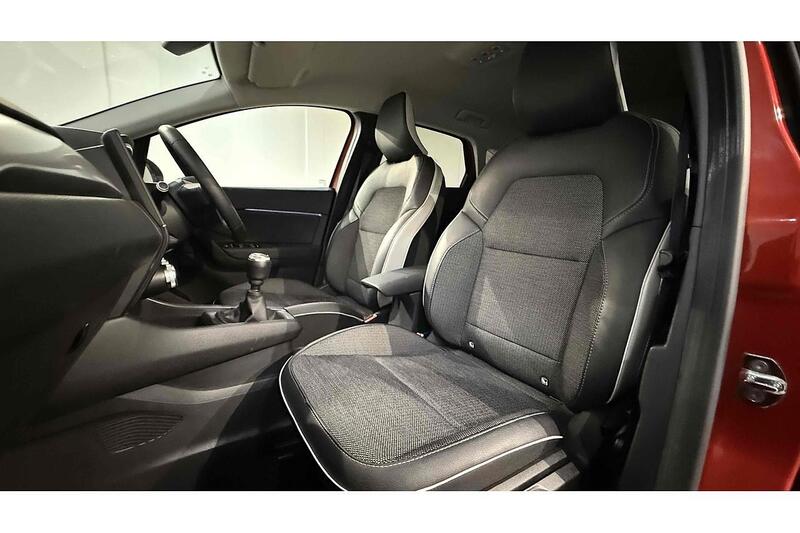 Used Renault Captur 2021 for sale - 76784308: Photo 49