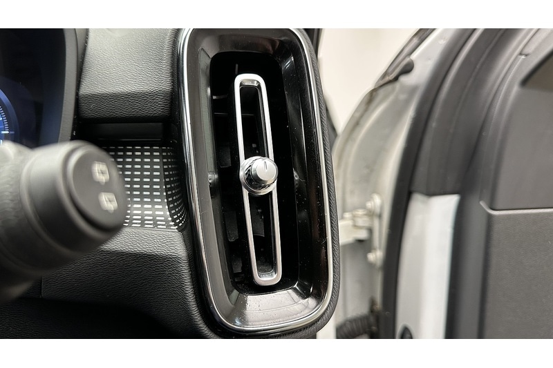 Used Volvo XC40 2020 for sale - 78197541: Photo 35