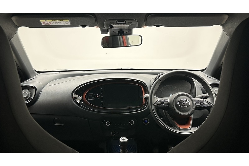 Used Toyota Aygo X 2022 for sale - 76784385: Photo 2