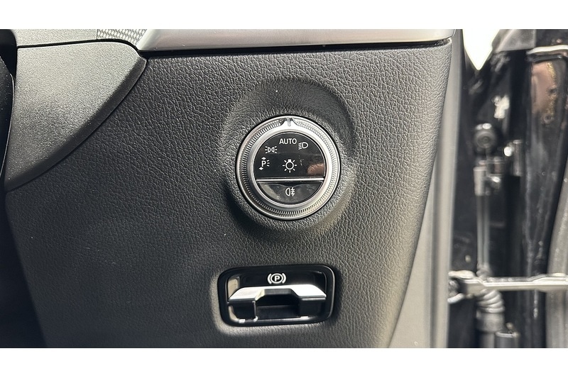 Used Mercedes-Benz C Class 2023 for sale - 77147737: Photo 33