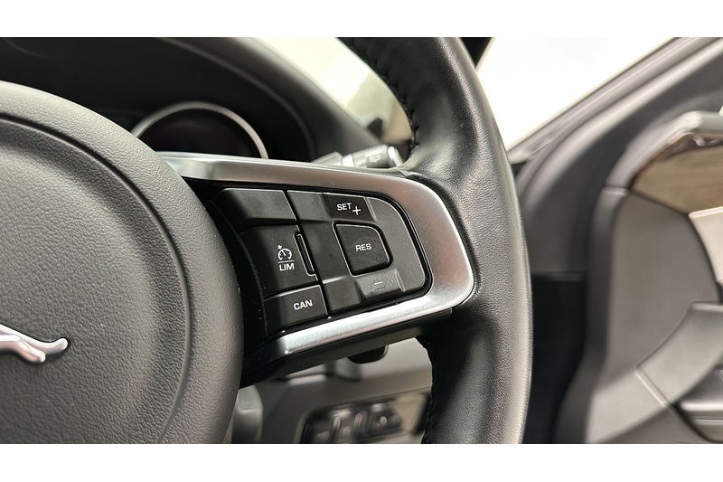 Used Jaguar XF 2019 for sale - 78197530: Photo 37