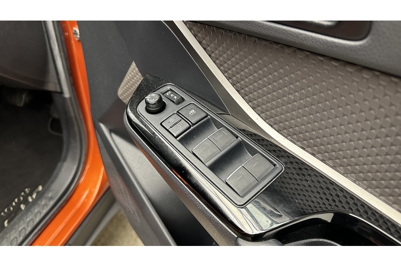 Used Toyota C-HR 2020 for sale - 77234462: Photo 33