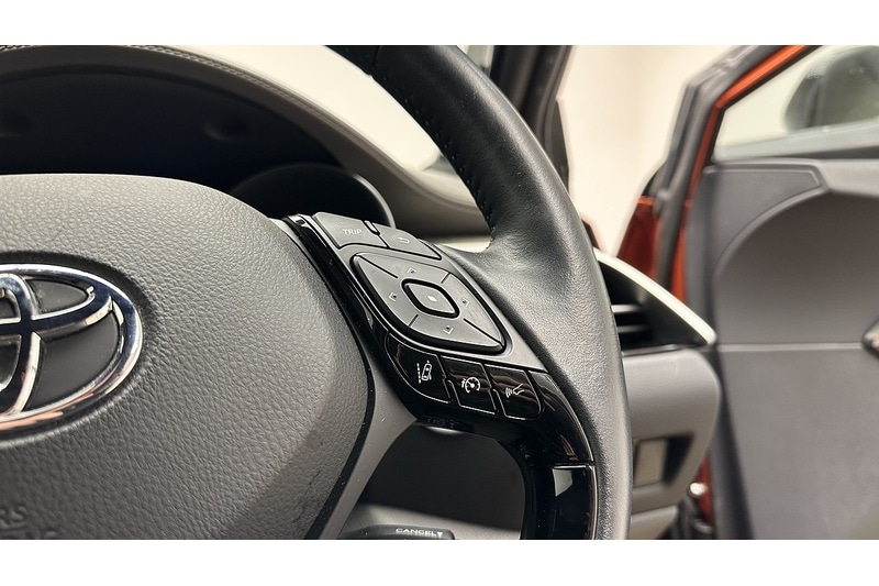 Used Toyota C-HR 2020 for sale - 77234462: Photo 41