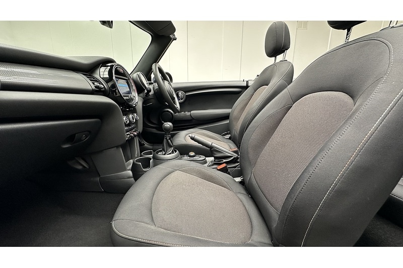 Used MINI Convertible 2019 for sale - 77213101: Photo 25