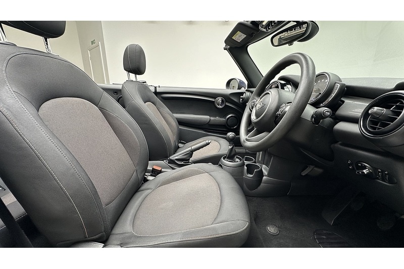 Used MINI Convertible 2019 for sale - 77213101: Photo 31