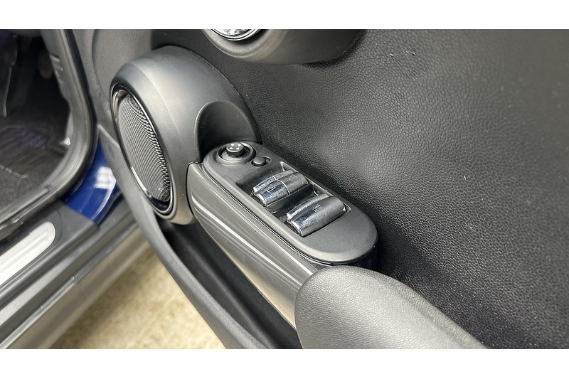 Used MINI Convertible 2019 for sale - 77213101: Photo 34