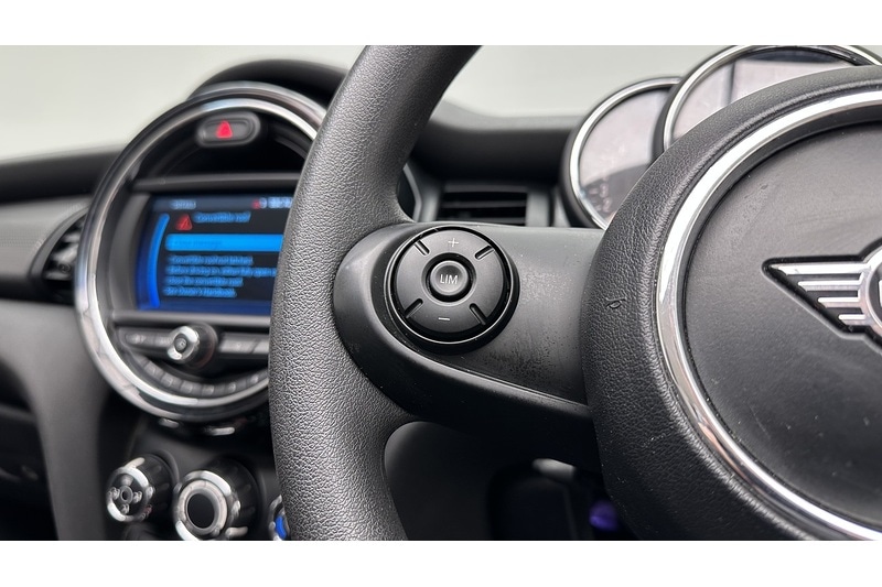 Used MINI Convertible 2019 for sale - 77213101: Photo 40