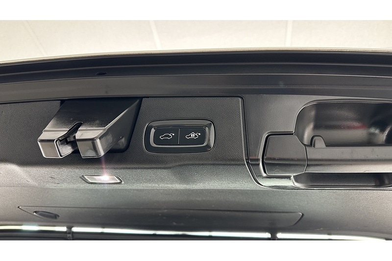 Used Volvo XC60 2022 for sale - 76784567: Photo 58