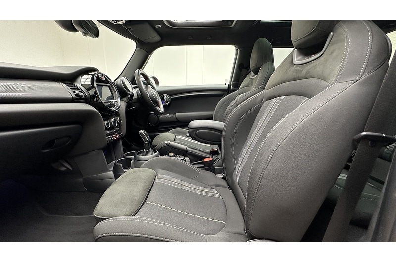 Used MINI Hatch 2019 for sale - 76784479: Photo 18