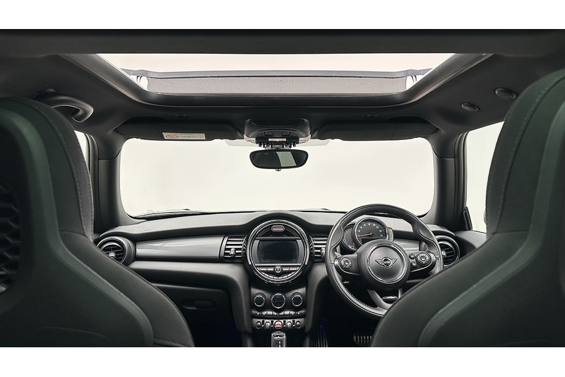 Used MINI Hatch 2019 for sale - 76784479: Photo 2