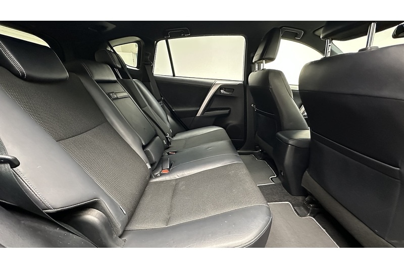 Used Toyota RAV4 2018 for sale - 76784297: Photo 28