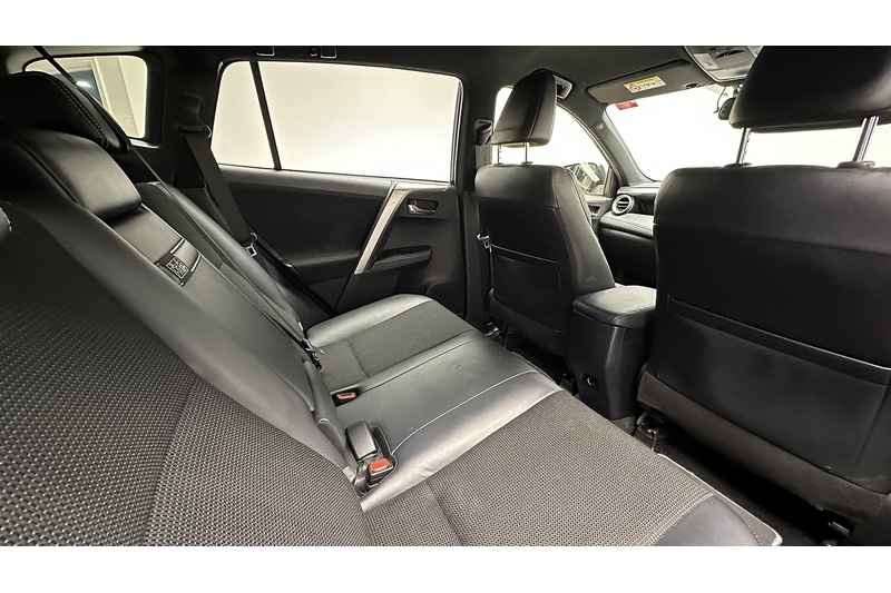 Used Toyota RAV4 2018 for sale - 76784297: Photo 29