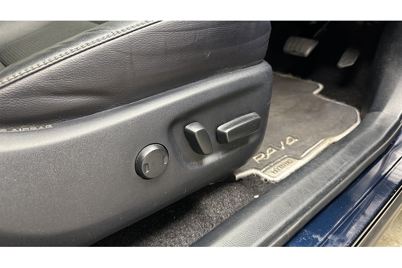 Used Toyota RAV4 2018 for sale - 76784297: Photo 34