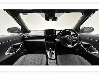 Used Toyota Yaris Cross 2023 for sale - 78257471: Photo