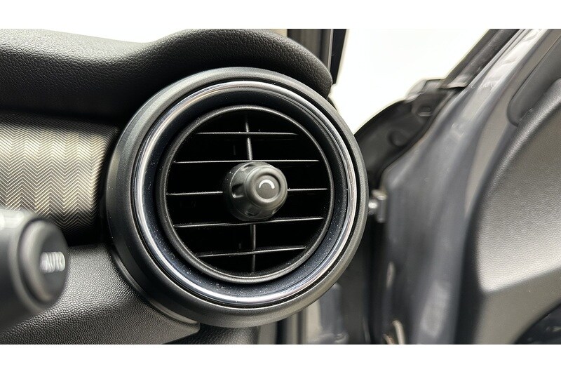 Used MINI Hatch 2019 for sale - 77984905: Photo 33