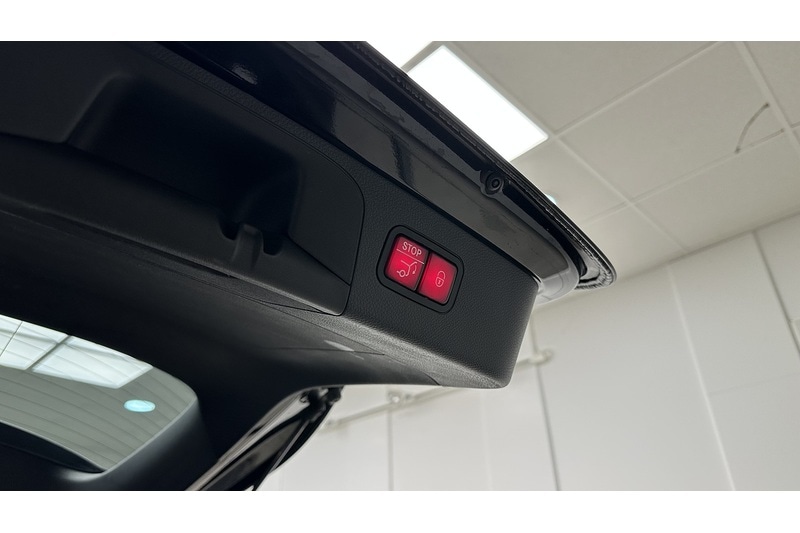 Used Mercedes-Benz GLC 2018 for sale - 76784539: Photo 64