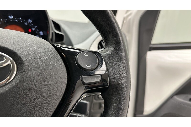 Used Toyota AYGO for sale - 77963579: Photo 32