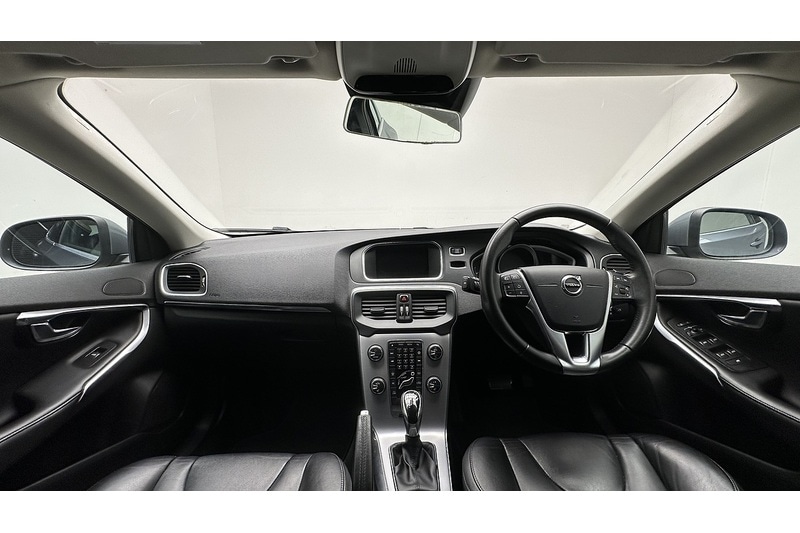 Used Volvo V40 2017 for sale - 78016599: Photo 2