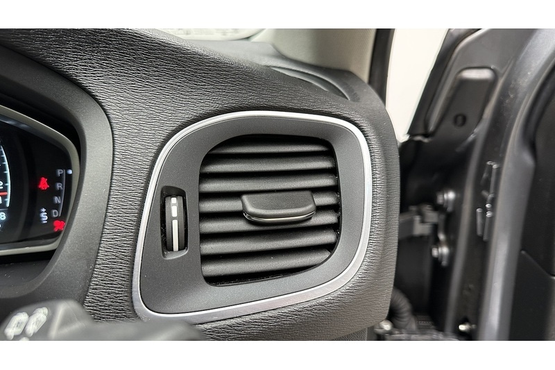 Used Volvo V40 2017 for sale - 78016599: Photo 28