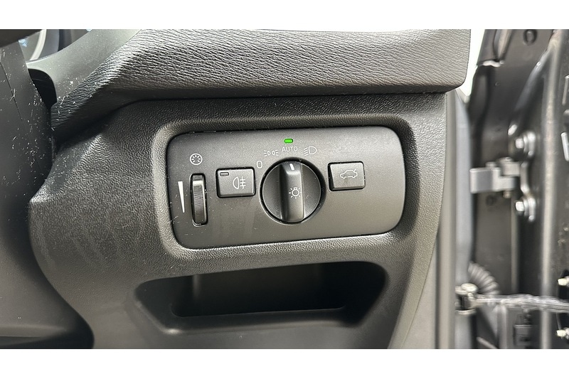 Used Volvo V40 2017 for sale - 78016599: Photo 30