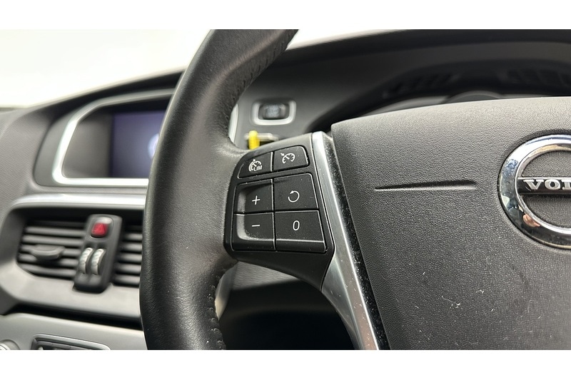 Used Volvo V40 2017 for sale - 78016599: Photo 33