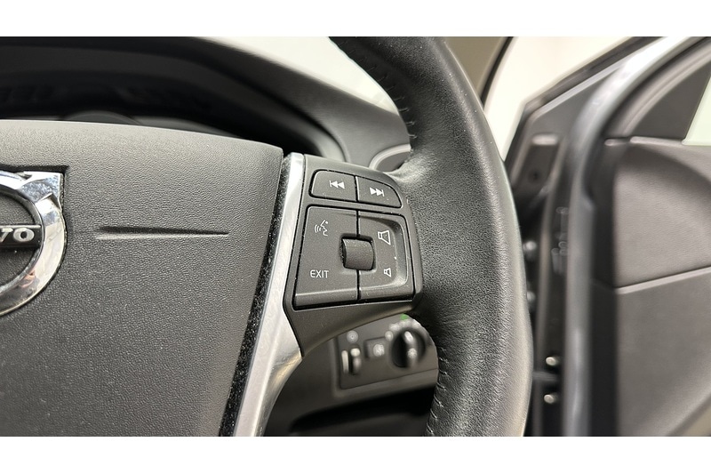 Used Volvo V40 2017 for sale - 78016599: Photo 34