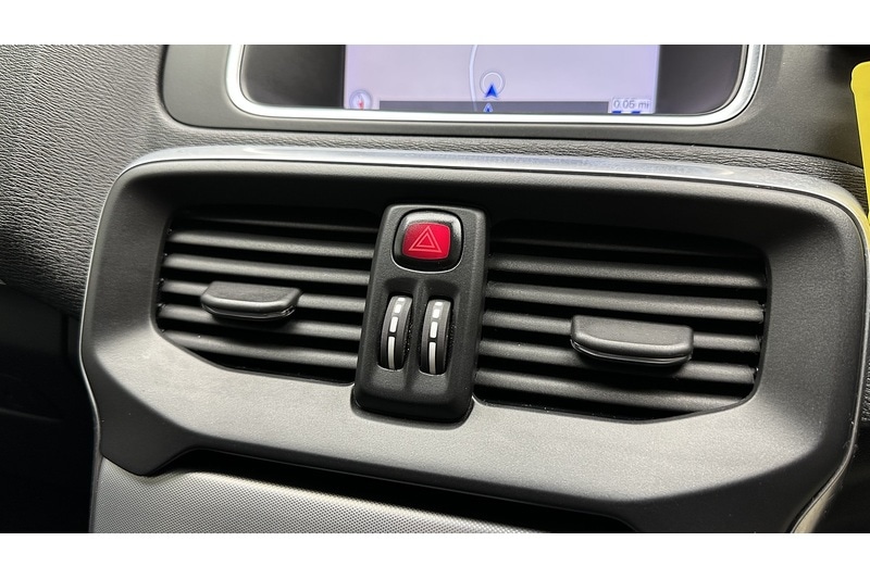 Used Volvo V40 2017 for sale - 78016599: Photo 39