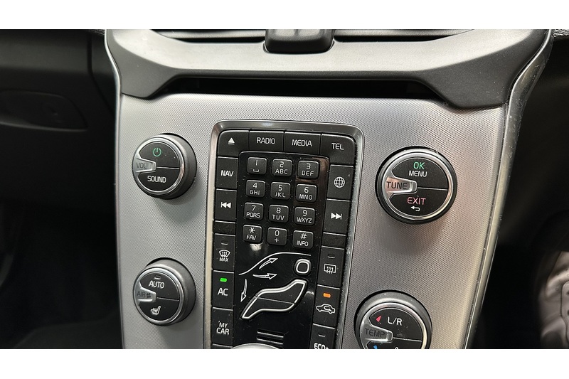 Used Volvo V40 2017 for sale - 78016599: Photo 40