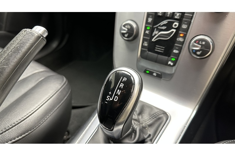 Used Volvo V40 2017 for sale - 78016599: Photo 43