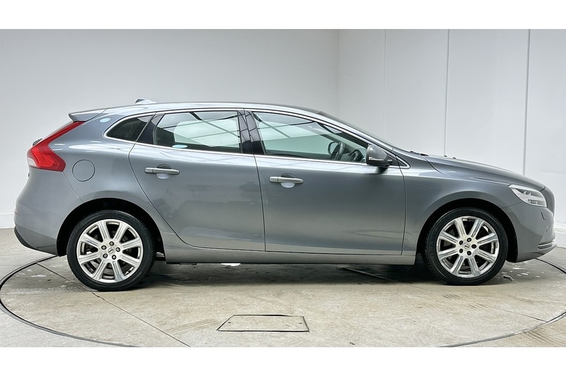 Used Volvo V40 2017 for sale - 78016599: Photo 5