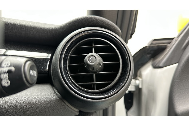 Used MINI Hatch 2020 for sale - 78197501: Photo 32