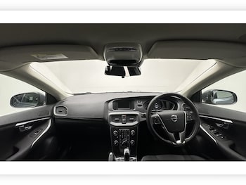 Used Volvo V40 2018 for sale - 79514513: Photo