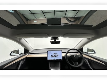 Used Tesla Model Y 2024 for sale - 77162014: Photo