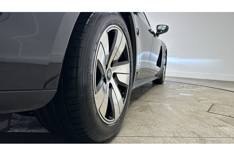 Used Porsche Taycan 2023 for sale - 76982538: Photo 13