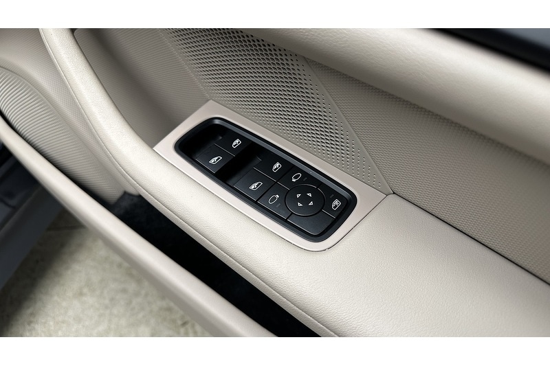 Used Porsche Taycan 2023 for sale - 76982538: Photo 29