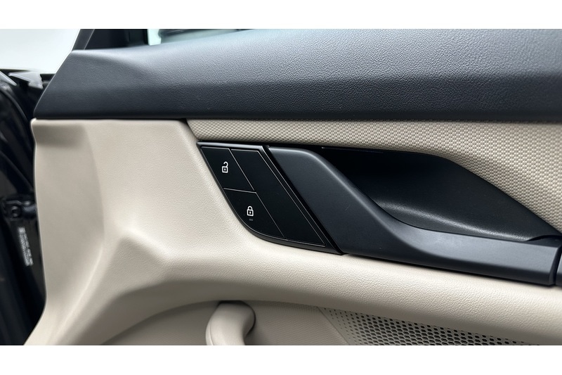 Used Porsche Taycan 2023 for sale - 76982538: Photo 30