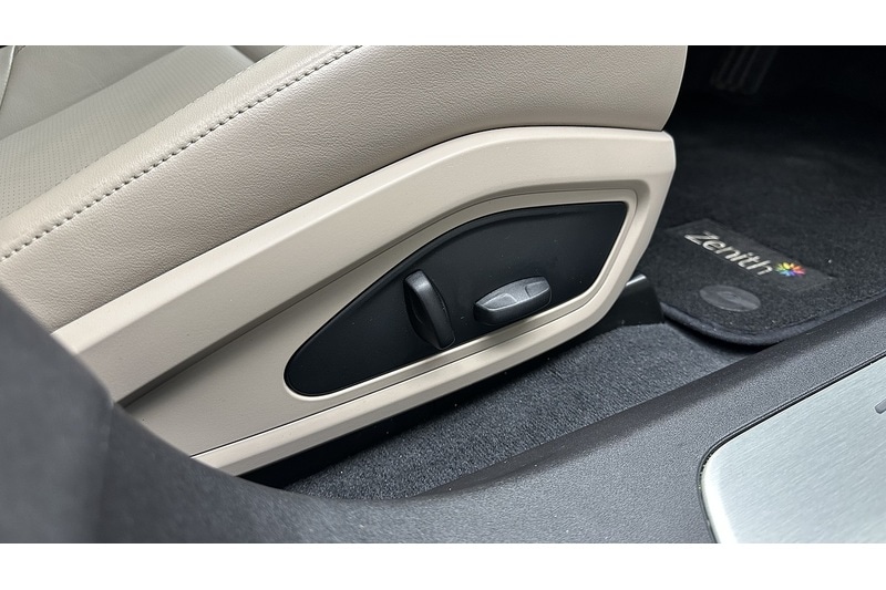 Used Porsche Taycan 2023 for sale - 76982538: Photo 31