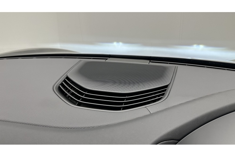 Used Porsche Taycan 2023 for sale - 76982538: Photo 38