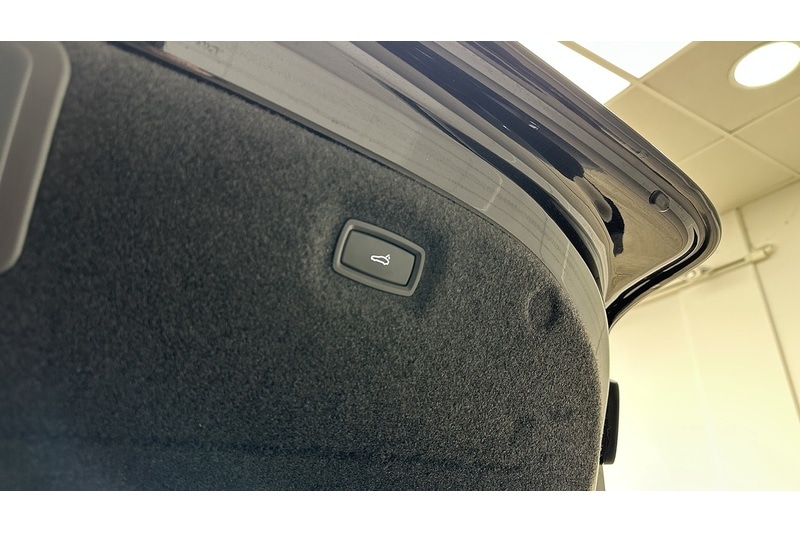 Used Porsche Taycan 2023 for sale - 76982538: Photo 52