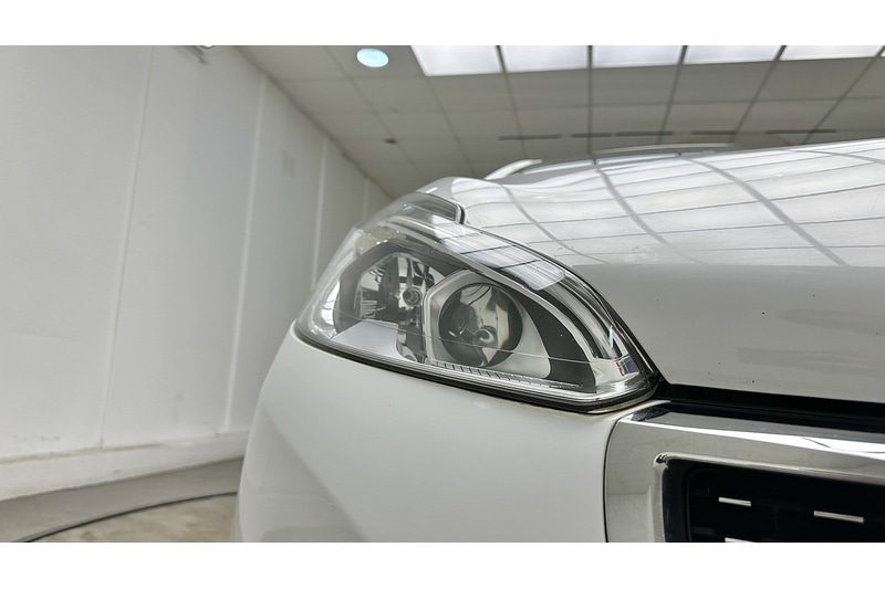 Used Peugeot 208 2016 for sale - 77846481: Photo 16