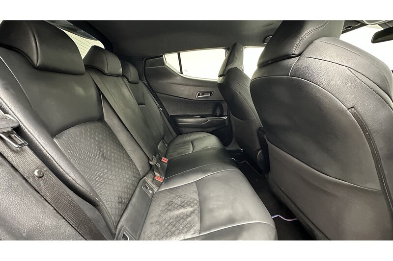 Used Toyota C-HR 2018 for sale - 77159052: Photo 24