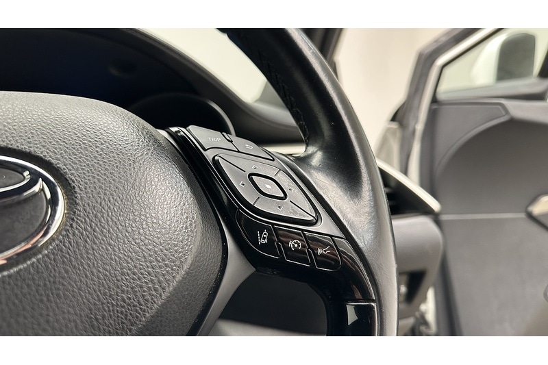 Used Toyota C-HR 2018 for sale - 77159052: Photo 35