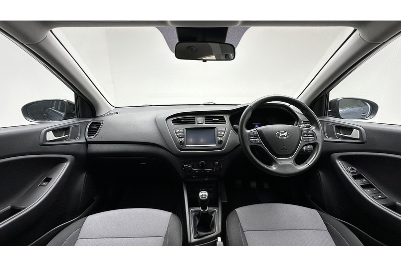 Used Hyundai i20 2019 for sale - 76784296: Photo 2