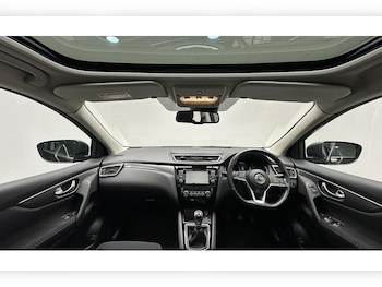 Used Nissan Qashqai 2018 for sale - 76784380: Photo